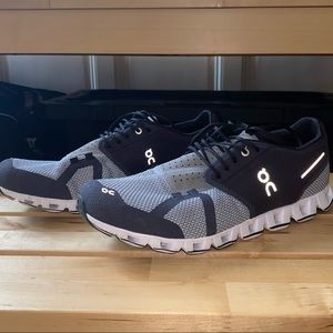 ON CLOUD LIGHTWEIGHT RUNNING SHOE